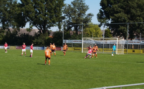 Dames voetbal SV Leveroy