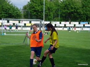 Voetbalclinic bij Eindse Boys