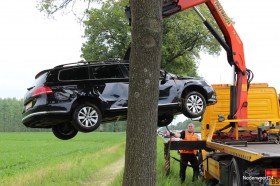 Auto in sloot langs Venloseweg-008