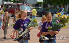 Intocht wandelvierdaagse Nederweert op Raadhuisplein