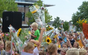 Intocht wandelvierdaagse Nederweert op Raadhuisplein