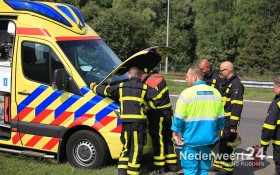 Ongeval A2 Auto in de sloot. Een persoon bekneld