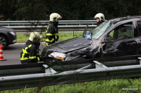 Auto in vangrail op A2 