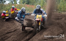 Motorcross Nederweert Eind met oud prinssen carnaval