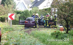 2013-10-12 Auto vliegt in tuin Diesterbaan Weert 1576