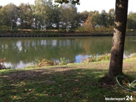 Auto in kanaal Wessem Nederweert