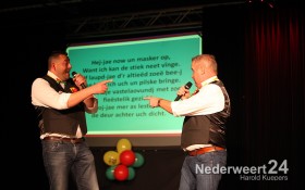 2013-11-16 winnaar  Ni-jwieërter Vastelaovundj Schlagerfestival Pinmaekers 2040