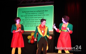 2013-11-16 winnaar  Ni-jwieërter Vastelaovundj Schlagerfestival Pinmaekers 2043