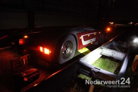 Vrachtwagen heeft kapotte dieseltank op A2 bij Nederweert