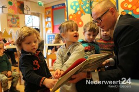 Voorleesdagen met Wethouder Mackus bij kinderopvang 't Zonnetje Nederweert Eind