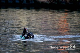 Duikers zoeken in kanaal Wessem-Nederweert naar vermiste Henk Vierwind