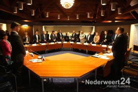 Installatie gemeenteraad in gemeentehuis raadzaal