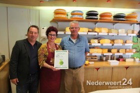 Maurice Graef deelt certificaten uit in Nederweert voor project KernGezond