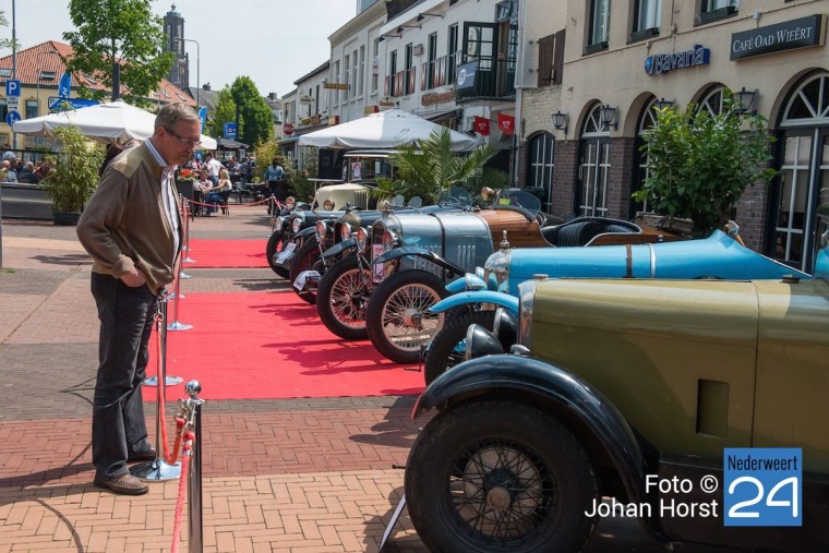 vierwielige oldtimers Werthaboulevard Weert 3821