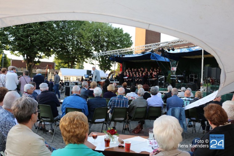 Openluchtconcert Young Forever Nederweert-eind 4284