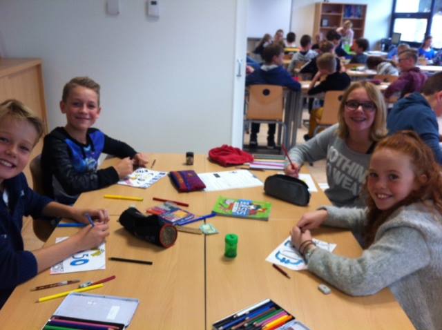 Groep 8 maakt flap oktoberfeest Ospel