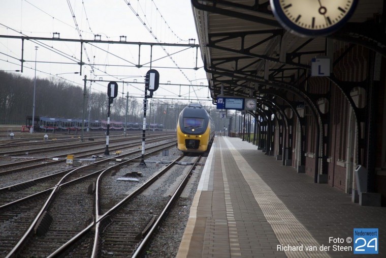 Trein spoor ns station weert 4