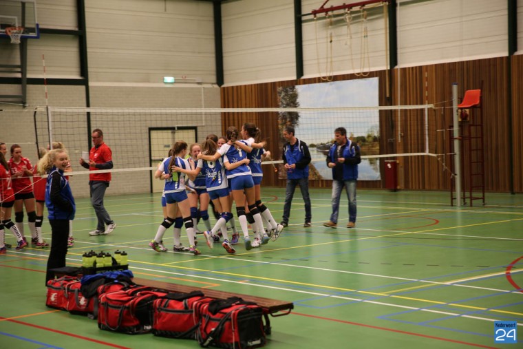 VC Fortutas Meiden B1 Nederweert-4