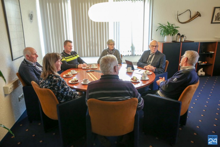 Burgemeester Evers ontvang helden-1