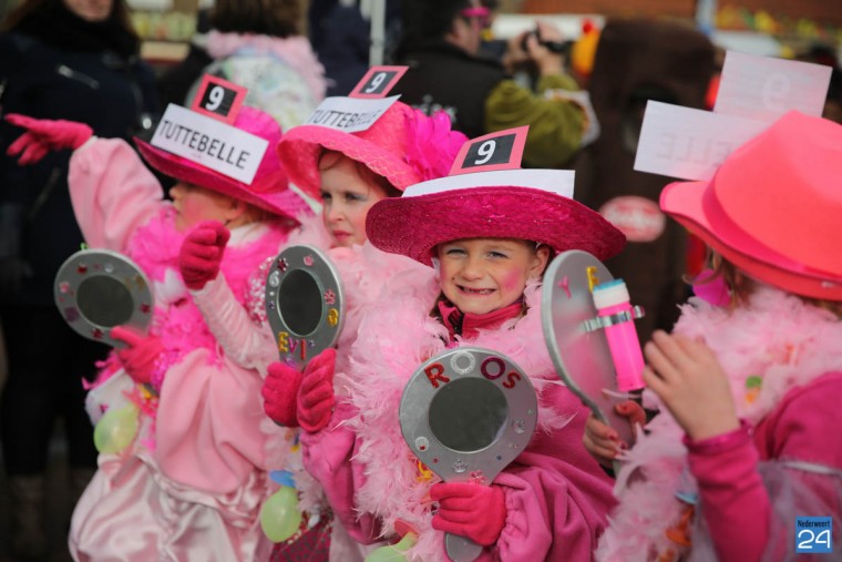 Foto grote optocht Nederweert 2016-39