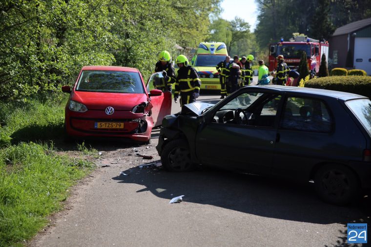 Botsing Kruispeelweg Weert (1)