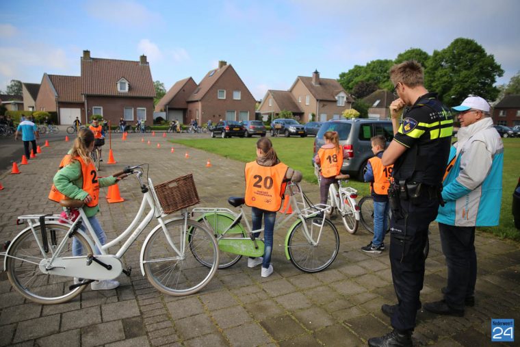 Praktisch verkeersexamen voor basisschoolleerlingen NEderweert-6318