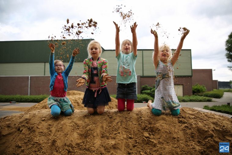 Zand voor Beach Event Nederweert-8