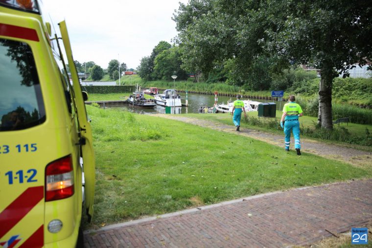 Vrouw uit water gered-2