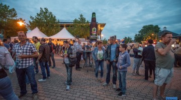 Zwoel en warm tijdens eerste avond Raadpop (Foto's)