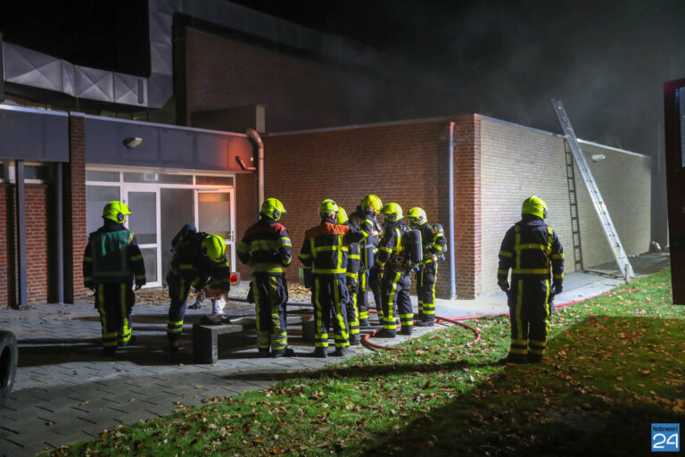 Zwembad Nederweert blijft nog weken dicht na brand ...