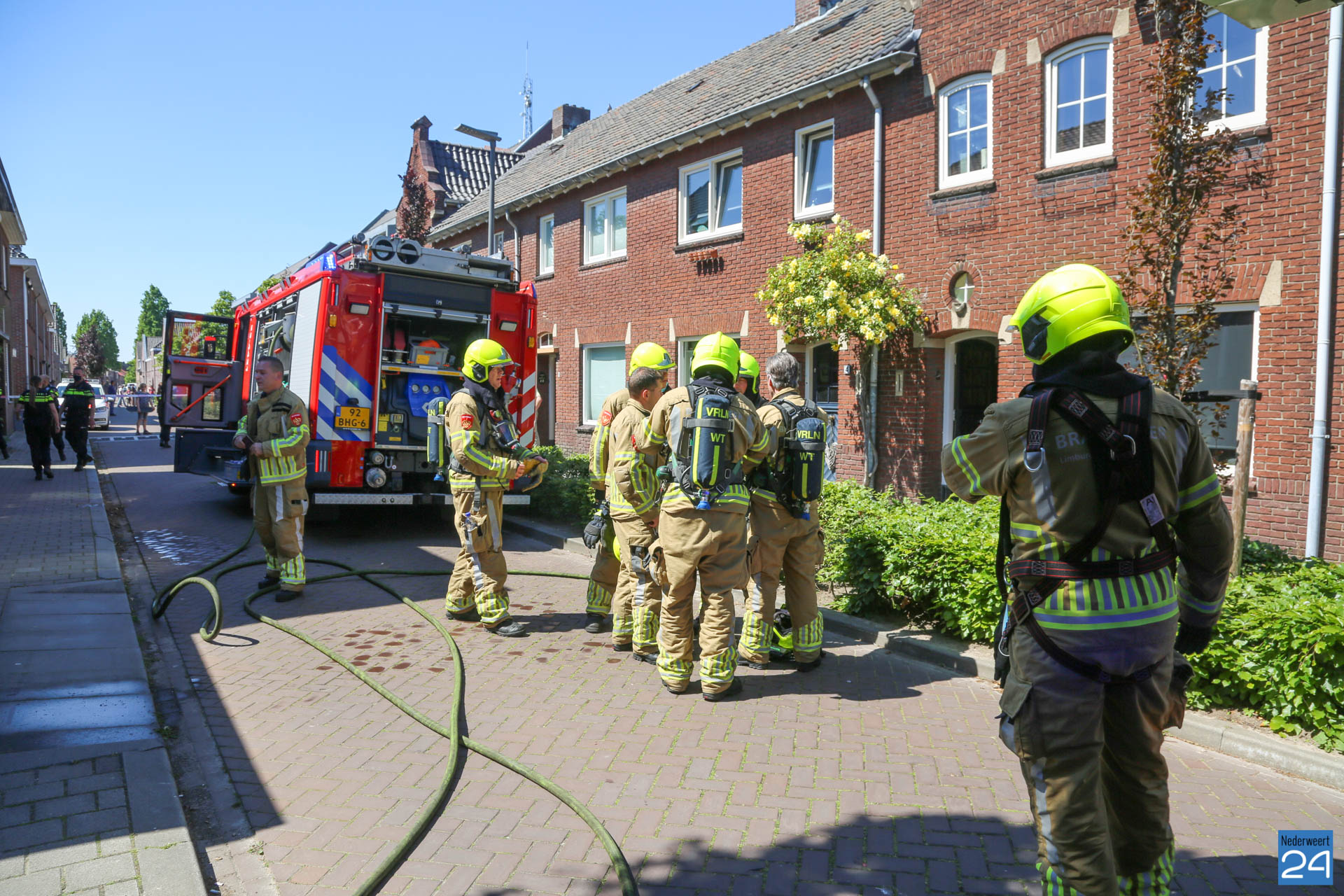 Brandweer Redt Vrouw Uit Brandende Woning In Weert Oozo Nl