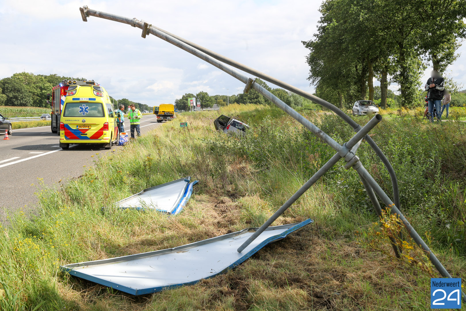 Veel Schade Bij Eenzijdig Ongeval Snelweg A2 Weert - Nederweert24