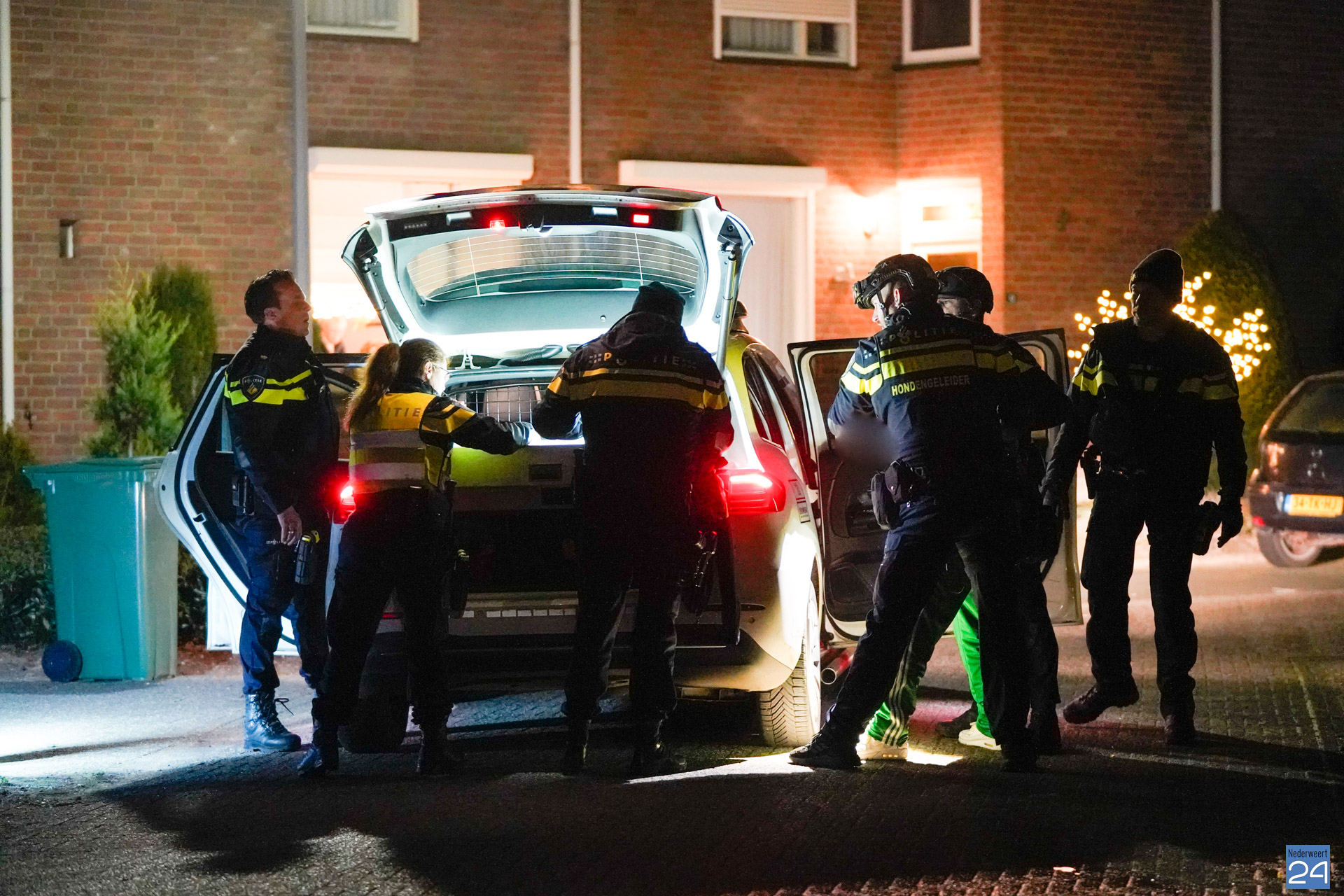 Verwarde Man Zet Buurt Op Stelten In Ospel, Politie Zet Taser En Hond ...