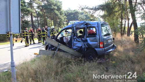 Woensdagmiddag is heeft er een ongeval plaats gevonden tussen een auto en een vrachtauto op de Eindhovenseweg nabij restaurant de Wildenberg.