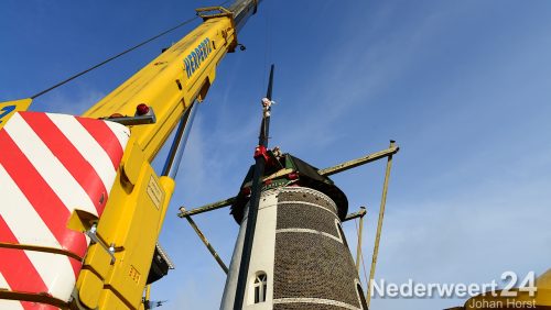 De Antoniusmolen in Laar heeft haar wiekenkruis weer terug. Bas en Anke zijn trots op hun molen, dat kun je ook zelf komen aanschouwen in het komende open monumentenweekend.