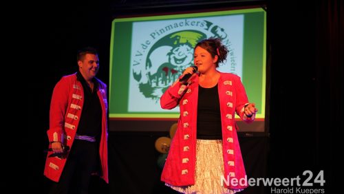 Zaterdagavond was het weer volle bak tijdens het Ni-jwieërter Vastelaovundj Schlagerfestival van de Pinmaekers. De hele familie van de Pinmaekers vereniging was weer bij elkaar gekomen in de Pinnenhof in Nederweert om te genieten van zeven nieuwe vastelaovundj-nummers.