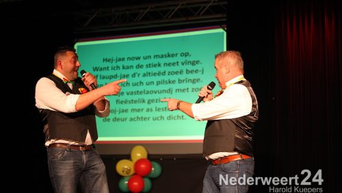 Zaterdagavond was het weer volle bak tijdens het Ni-jwieërter Vastelaovundj Schlagerfestival van de Pinmaekers. De hele familie van de Pinmaekers vereniging was weer bij elkaar gekomen in de Pinnenhof in Nederweert om te genieten van zeven nieuwe vastelaovundj-nummers.