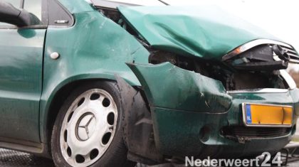 Ongeval Randweg Zuid - Staterweg Nederweert auto bus