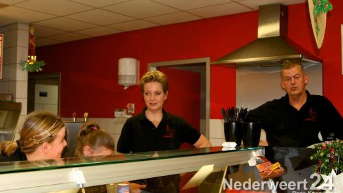 Dinsdag is het de laatste dag voor Frans en Désirée als uitbater van Cafetaria d'Ind-j. Vanaf 1 januari 2014 neemt Angelien Snijders de cafetaria in Nederweert-Eind over.