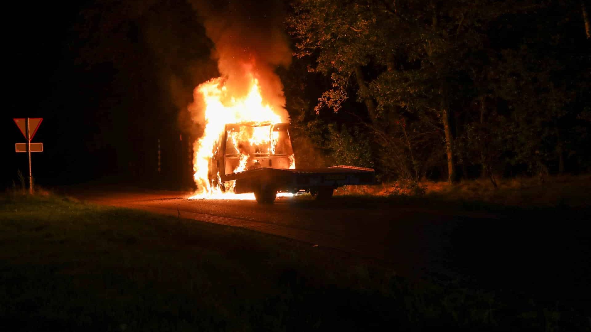 2024_10_08 Autoambulance in brand Banendijk Nederweert-Eind-2