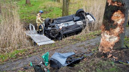 2024_12_15-Ernstig-verkeersongeval-Venloseweg-N275-Ospel-auto-boom-sloot-12