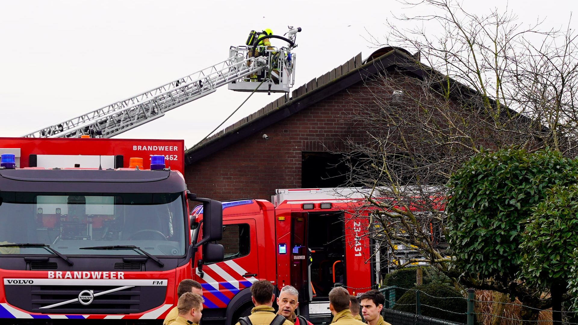 2025_01_04-Grote-brand-stal-Heugterbroekdijk-Nederweert-9