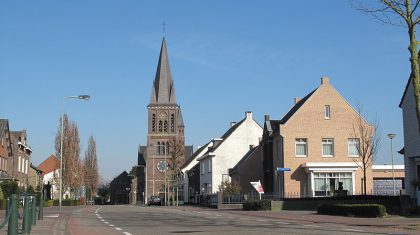 800px-Ospel_kerk_in_straatzicht_foto2_2011-03-20_15