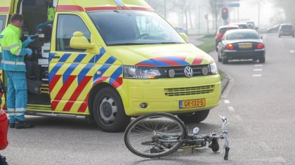 Aanrijding-auto-fiets-Sint-Luciastraat-Weert-3