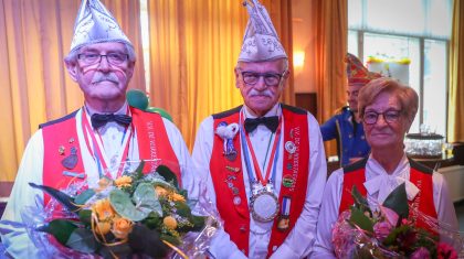 Antoon-en-Piet-Lid-van-bijzondere-verdiensten-VV