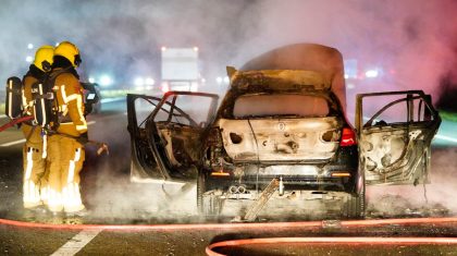 Auto-in-brand-op-A2-bij-Kelpen-Oler-3