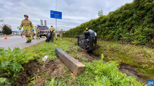 Auto-in-de-sloot-Randweg-West-Nederweert-5