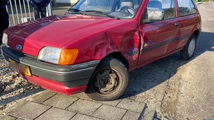 Auto-met-schade-Hulsenweg-2