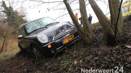 Auto in de slot Suffolkweg Weert