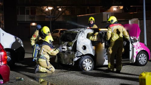 Autobrand-aan-Wilhelminastraat-in-Weert-6